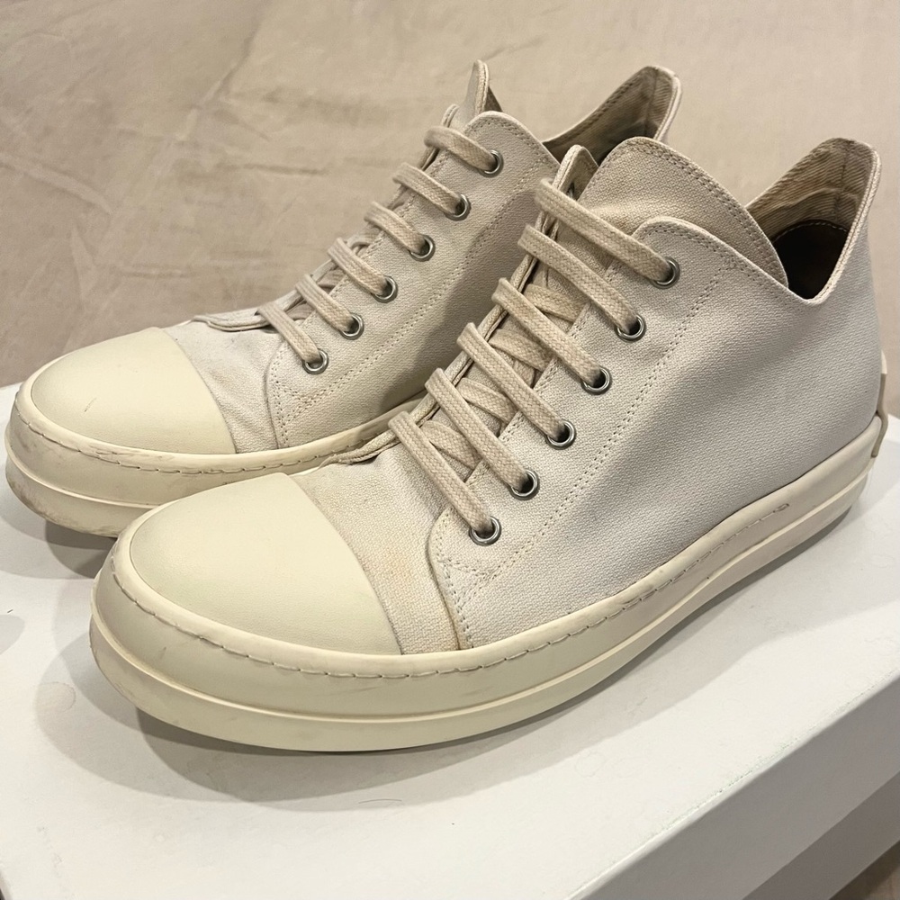 Rick Owens “Dirty White” License Plate Ramones Low Sneaker DRKSHDW Collection